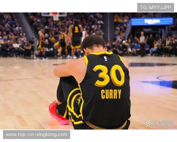 勇士第三节发力，库里率队掀起反攻浪潮